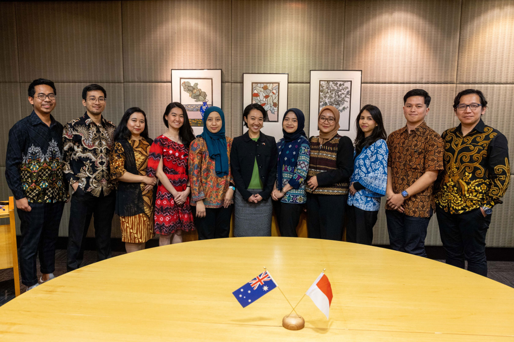 A group photo with Ms Michelle Chan, DFAT’s Deputy Secretary for Southeast Asia and Global Partnerships.