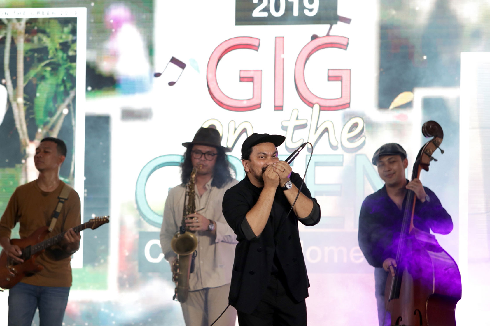 Gig on the Green 2023 is elevated by the electrifying performance of the renowned Indonesian musician, Tompi.