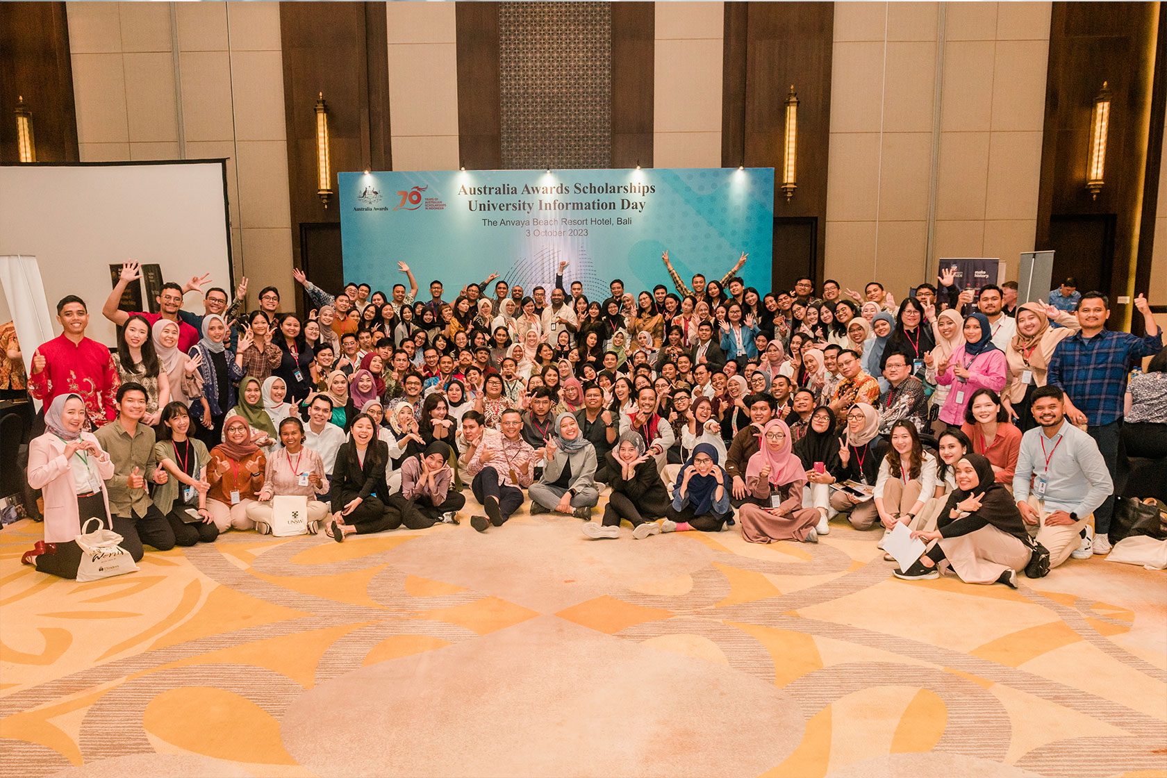 All scholars take a group photo during the Information Day.