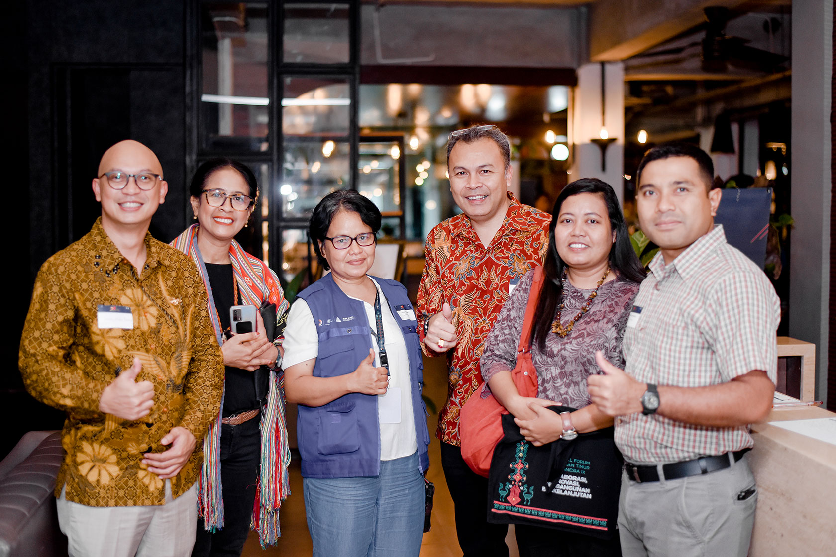 A group picture of Australian alumni