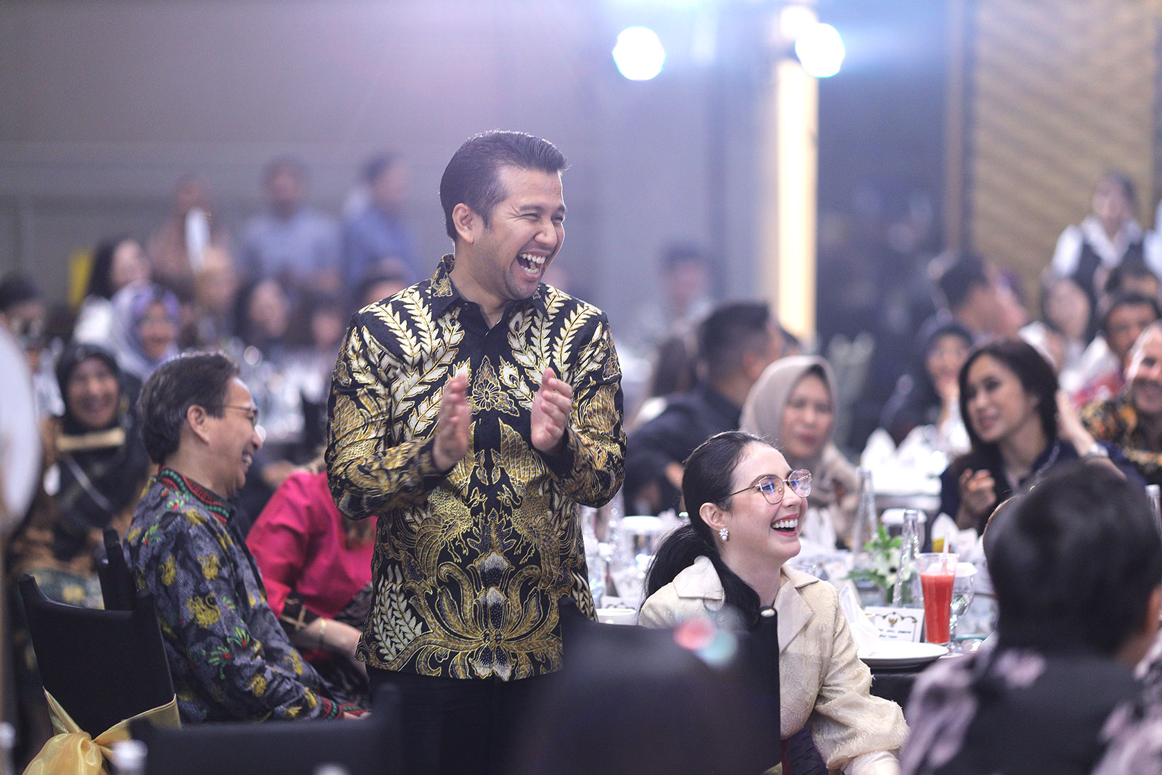 Emil Dardak, Vice Governor of Surabaya, Jiins in appreciation as he applauds the enthralling Performer