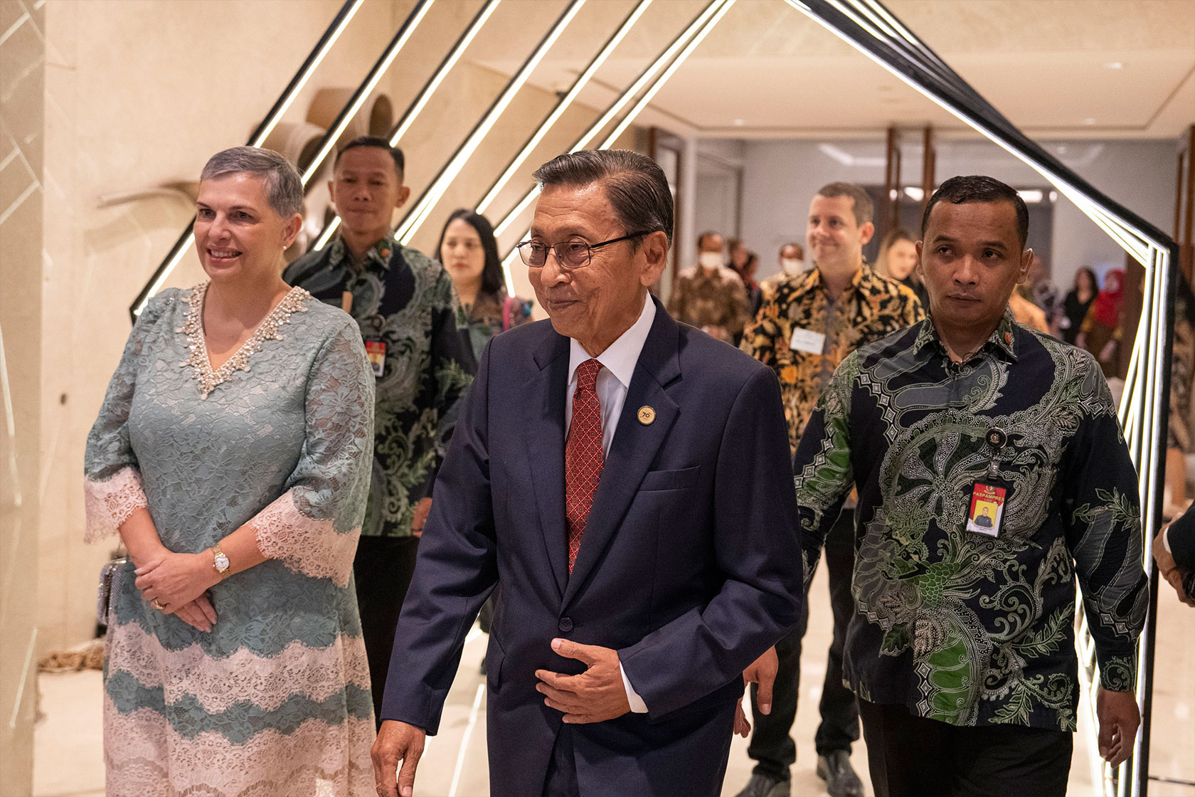 Colombo Plan alumnus and former Vice President of Indonesia, Prof Dr Boediono, graces the Alumni Gala Dinner in Jakarta to mark 70 years since the first cohort of Colombo Plan scholarship recipients from Indonesia arrived in Australia.