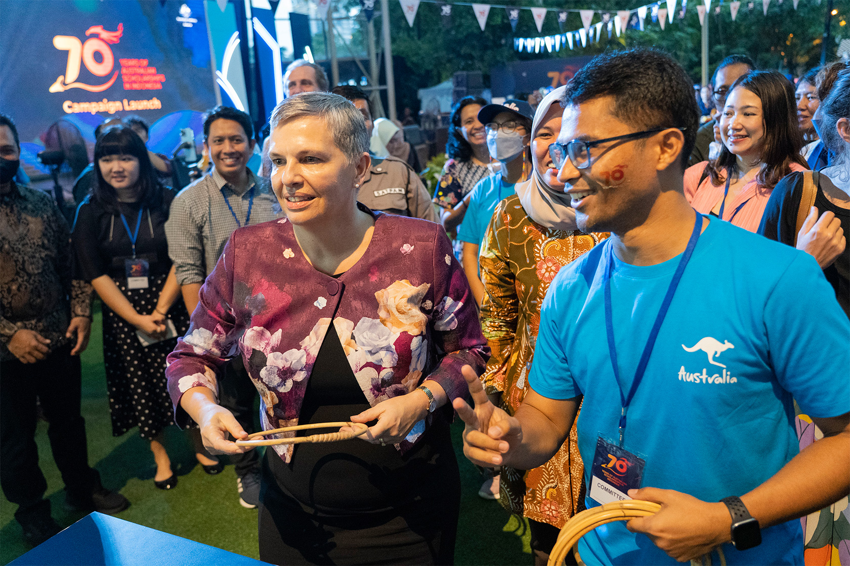 The Australian Ambassador to Indonesia tried several fun games, including ring toss.