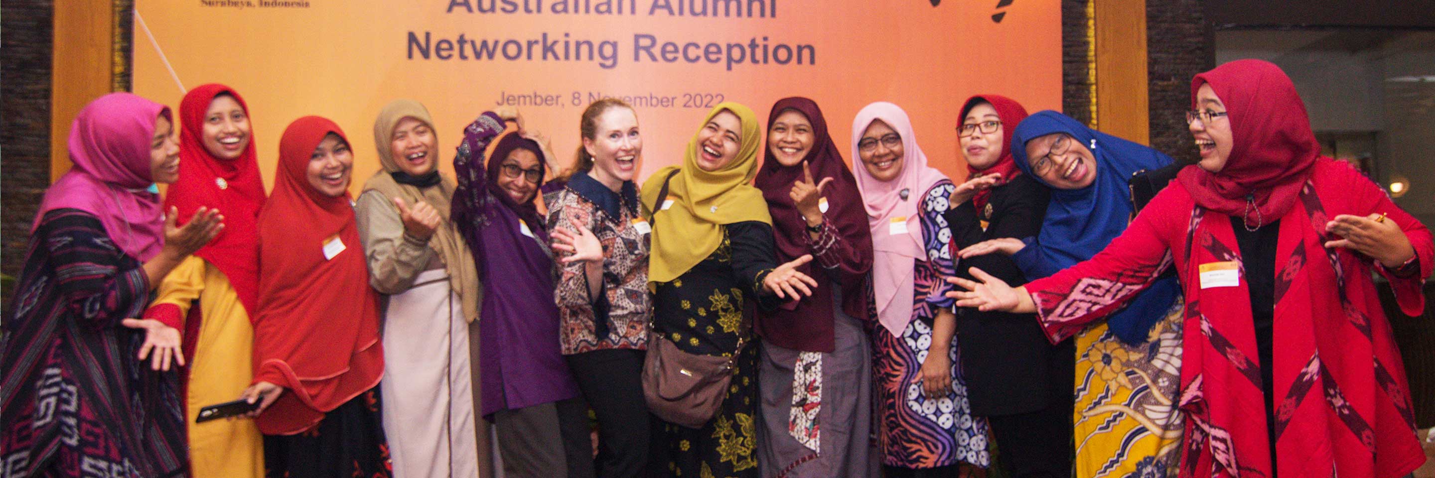 Australian alumni attend a networking reception in Jember, hosted by the Australian Consulate-General in Surabaya. The event offers an excellent opportunity for our alumni to network, catch up with old friends, and create opportunities for collaboration.