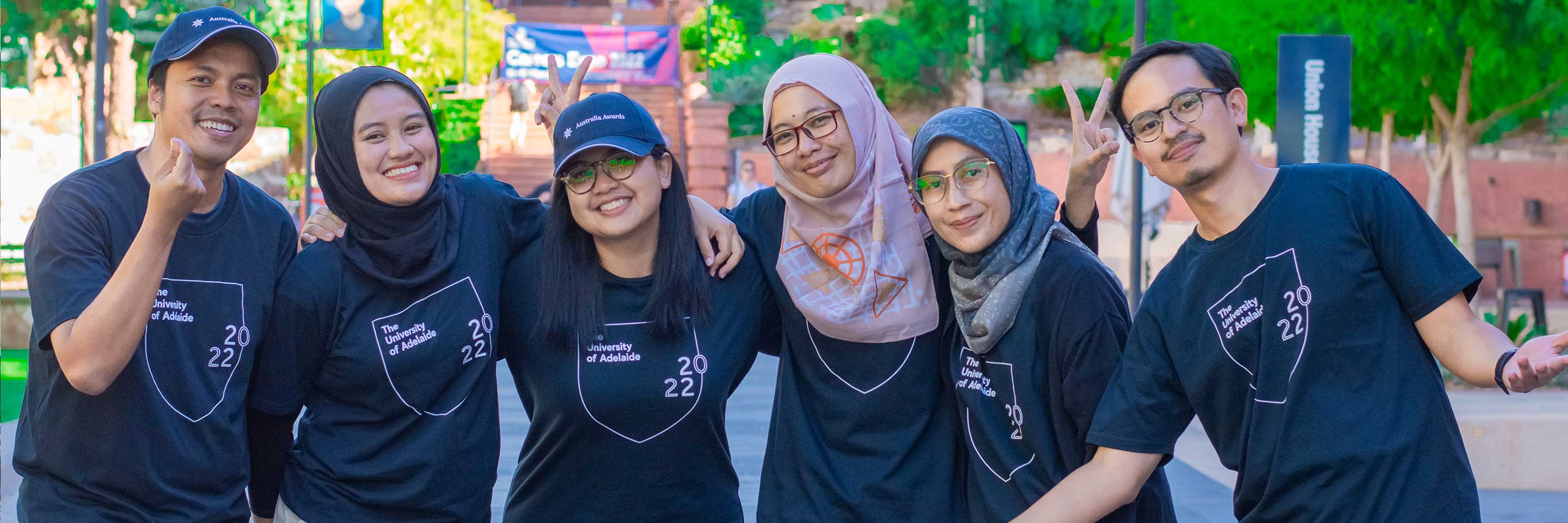 Scholarship recipients of the Split-Site Masters Program (SSMP) enjoy their time together in Australia. Through the SSMP, these change agents have the opportunity to spend a year studying at a university in Indonesia, and another year at a university in A