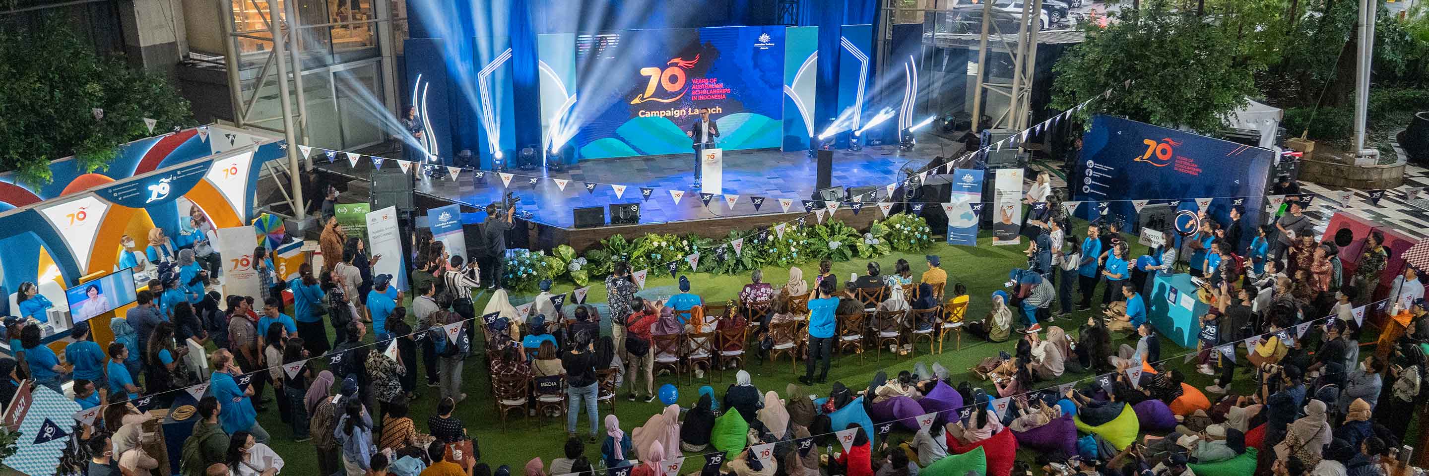 The Australian Ambassador in Indonesia launches the 70 Years of Australian Scholarships in Indonesia campaign at Gandaria City, Jakarta. Spearheaded by the Embassy and Consulates-General in Indonesia, this year-long endeavour stands as a heartfelt tribute